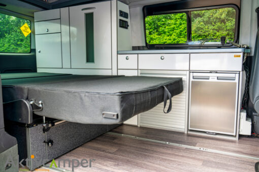 Mercedes Vito V-Klasse EQV Reimo Triostyle Camperausbau Küche Camper Möbel Bett