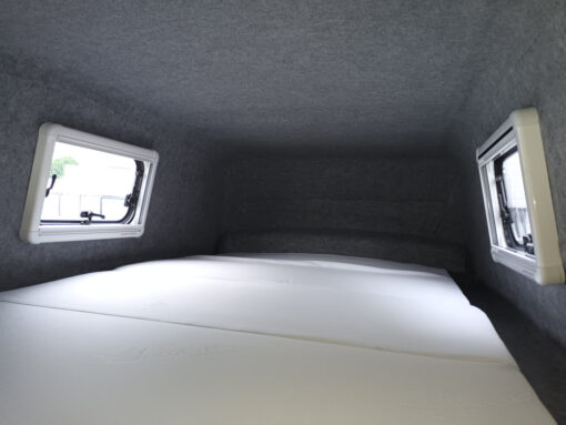 Hochdach Vito V-Klasse Mercedes festes Hochdach nachgerüstet alternative Aufstelldach Marco Polo Bett 2